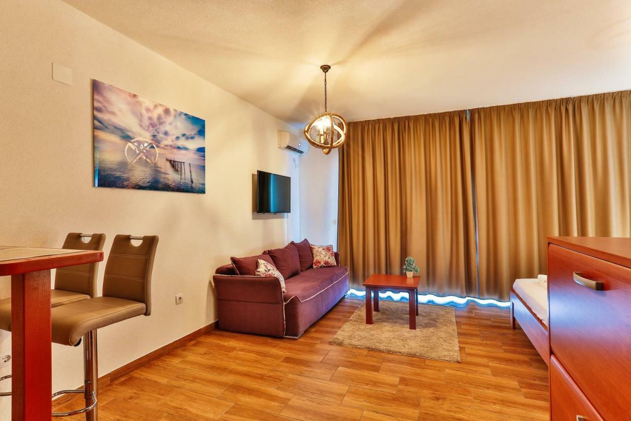 Luna Apartmani Сутоморе Екстериор снимка