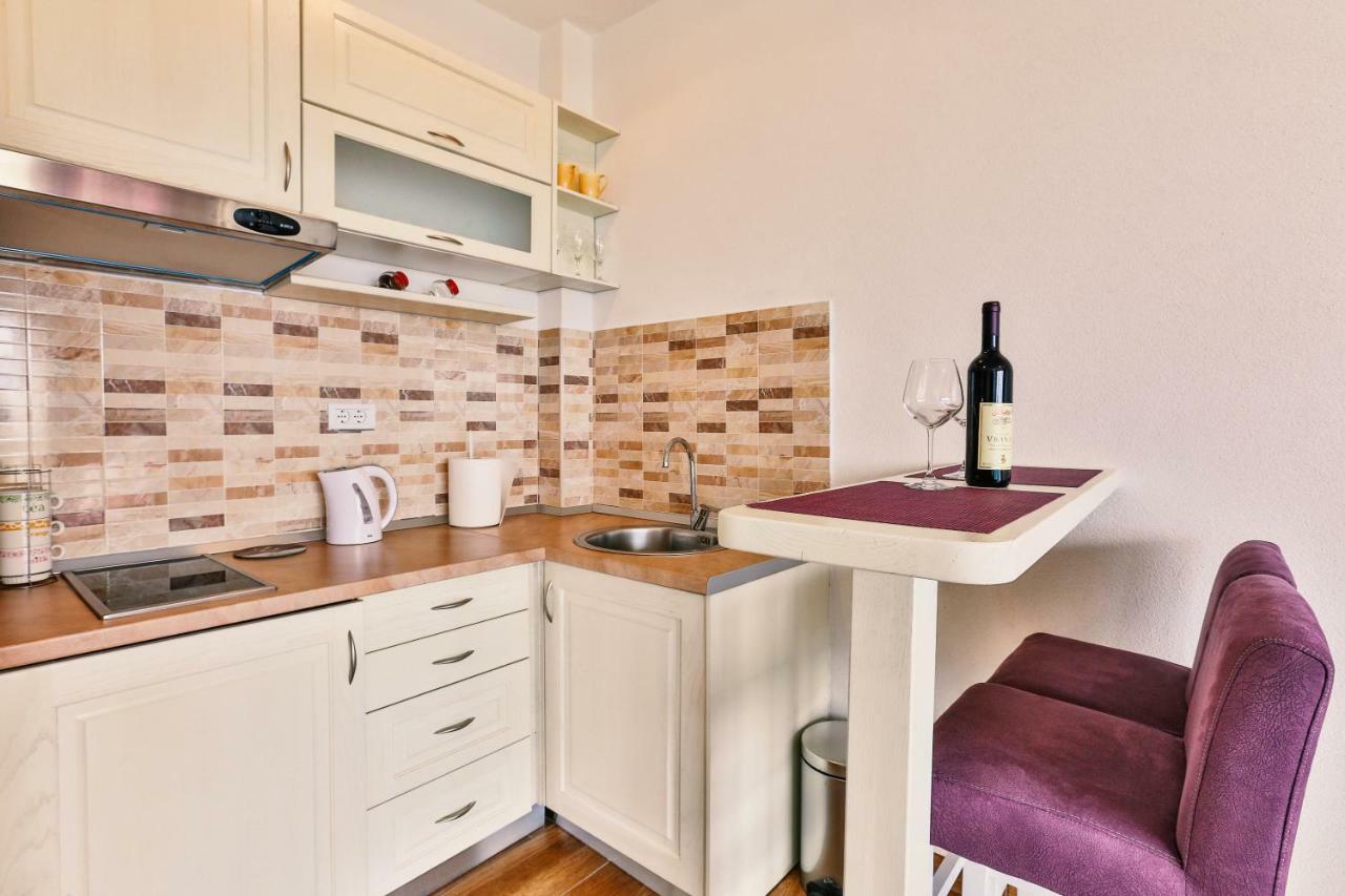 Luna Apartmani Сутоморе Екстериор снимка